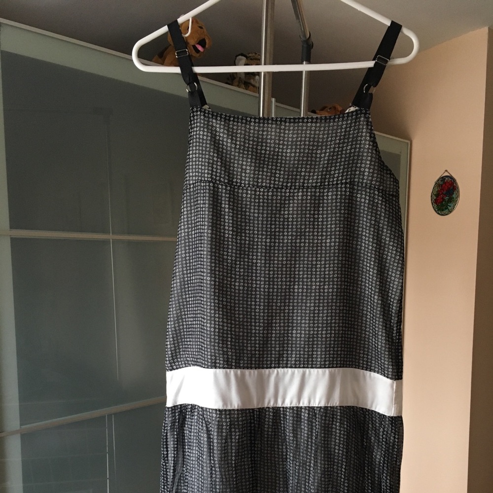 Dress - Picture 10 of 16